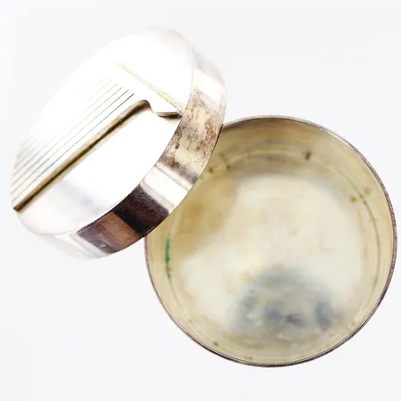 Burk med lock, Rey Urban, höjd 3,9cm, Ø5,5cm, gravyr, silver 925/1000. Vikt: 138,5 g