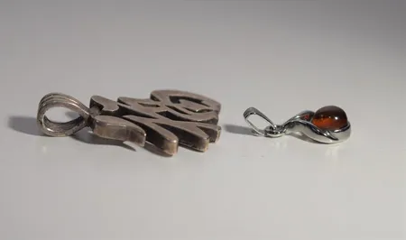 Hängen LUCKY , Lägd  3,2 cm, Vikt: 8,5 g