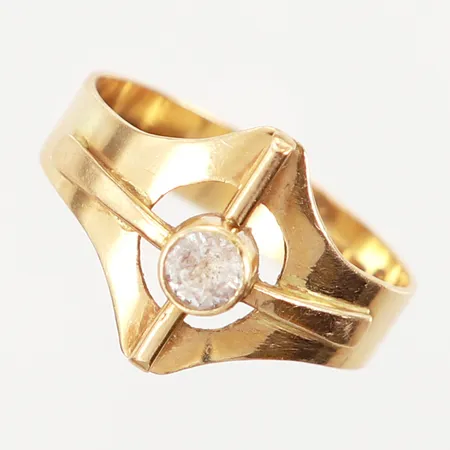 Ring med vit sten, stl 17¾, bredd: 4,5-13,5mm, 18K Vikt: 3,2 g
