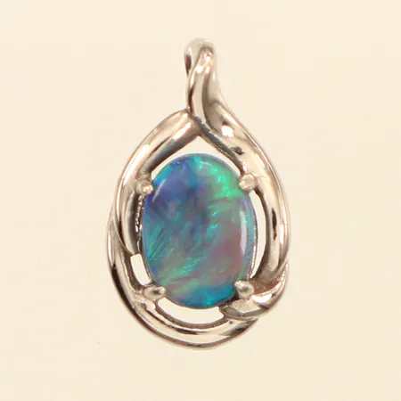 Hänge med opal, längd inkl ögla ca 17mm, bredd ca 10mm, vitguld, 18K Vikt: 1,8 g
