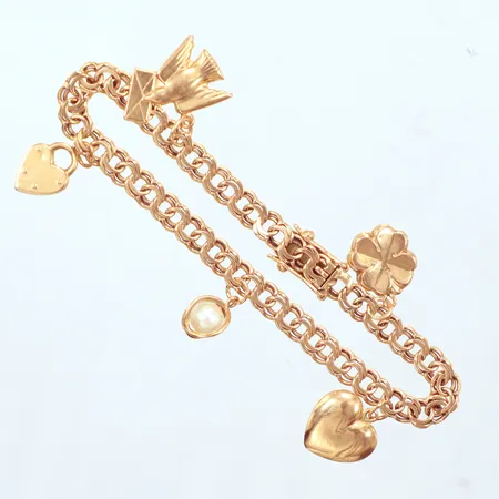 Armband Bismarck, 5 berlocker, fyrklöver, brevduva, hjärta, lås, pärla, längd 17,5cm, bredd 5,5mm, Lindgren Ab Guldsmed E, år 1973, 18K Vikt: 12,2 g