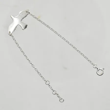 Armband med integrerat hänge, längd 15½-17½ cm, länkens bredd 2 mm, gravyr, 925/1000 silver. Vikt: 3,3 g