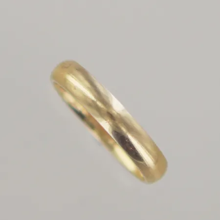 Ring , Ø 16 mm, bredd 3,5 mm, graverad, 18K Vikt: 3,2 g