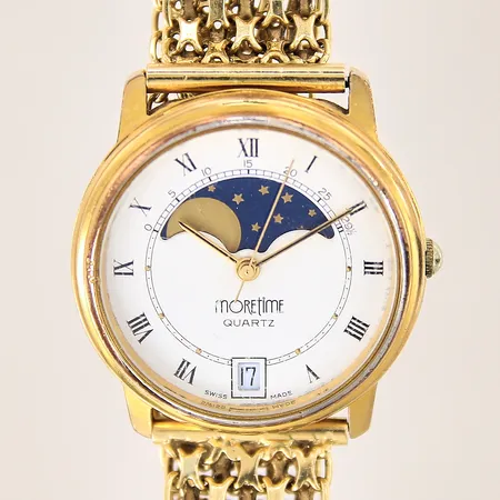 Herrur Moretime, stål/guld, quartz, boett-nr: 4156, Ø32mm, datum, månfas, X-länk i 18K, glas samt boett med repor, fungerar ej, batteribyte krävs, trögt lås, bruttovikt: 45,8g Vikt: 0 g