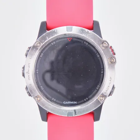 Herrur Garmin Fenix 5X, Ø ca51mm, safirglas, GPS-tidssynkronisering, röd silikon länk, snr: 54H133288, bruksslitage, laddare