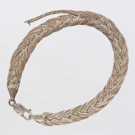 Silverskrot, defekt, silver 925/1000.  Vikt: 10 g