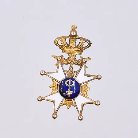 Medalj, miniatyr svärdorden, längd 25 mm, bredd 17 mm, 18K. Vikt: 2,2 g