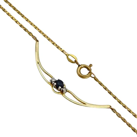 Collier, 8K guld - 333/1000, integrerat hänge med Safir Ø 2,7 mm, Diamanter 2 x 0,01ct, längd 42,0 cm, bredd 1-5 mm Vikt: 2,6 g