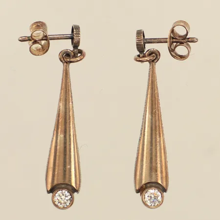 Ett par örhängen med bergskristall, Karl Laine, längd 29mm, bredd ca 2-6mm, Finland, 925/1000 silver Vikt: 2 g