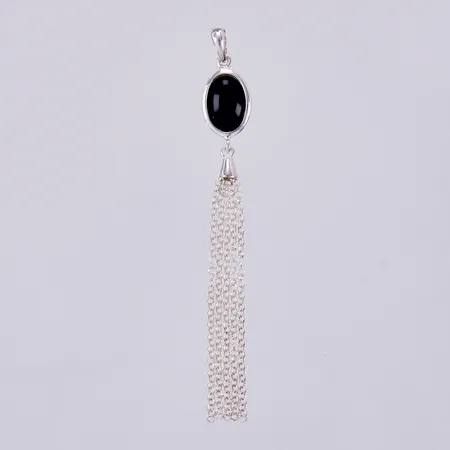 Hänge med svart sten, längd: ca 7,6cm, bredd: ca 10mm, 925/1000 silver Vikt: 2,8 g