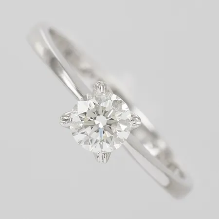 Enstensring med diamant 1 x 0,36ct, TCa (K)/VS1 enligt IGI, Diamond Identification Report # F4E15111, Ø14½, bredd: 2-4,4mm, ograverad, 18K Vikt: 1,7 g