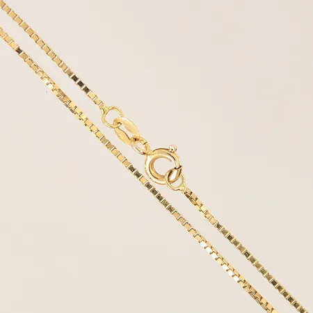 Kedja Venezia, längd: 42cm, bredd: 0,8mm, ojämnheter, 14K  Vikt: 2,5 g
