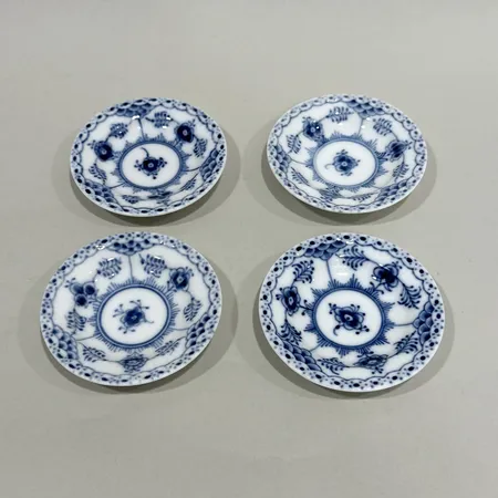 Smörfat, fyra stycken, Musselmalet, halvblond, Royal Copenhagen, numrerad: 504, Ø7,5mm, porslin