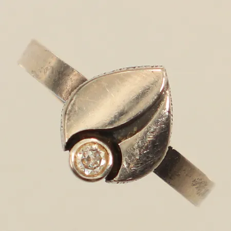 Ring med bergskristall, Karl Laine, stl 18, reglerbar, bredd ca 3-12mm, Finland, 925/1000 silver Vikt: 2,1 g
