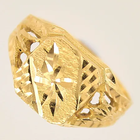 Klackring, stl: 19½, bredd: 2,7-11,4mm, skev, 21K  Vikt: 4,4 g