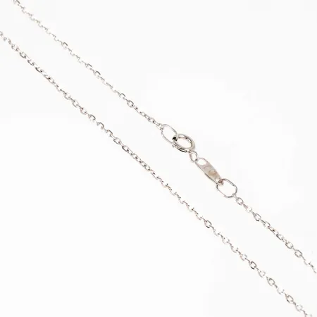 Kedja, Ankarlänk i 18K vitguld. Den är 50 cm lång, 1,1 mm bred och väger 1,6g. Stämplad Uno A Erre, 750. Springring.