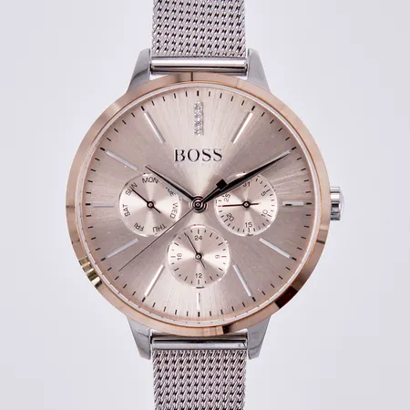 Damur Hugo Boss, stål, quartz, Ø37mm, svagt champagnefärgad urtavla och glasring, refnr: HB.322.3.20.3068, serienr: 10.472.022 dag, datum, sekundvisare, länk 23cm, inga tillbehör.