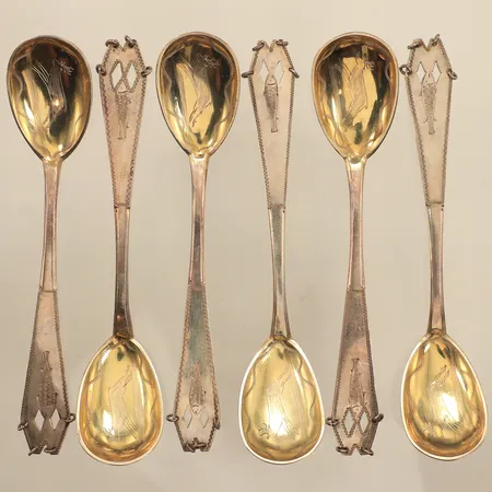 Sex kaffeskedar, motiv av fisk och ren, längd 12cm, silver Vikt: 67,4 g