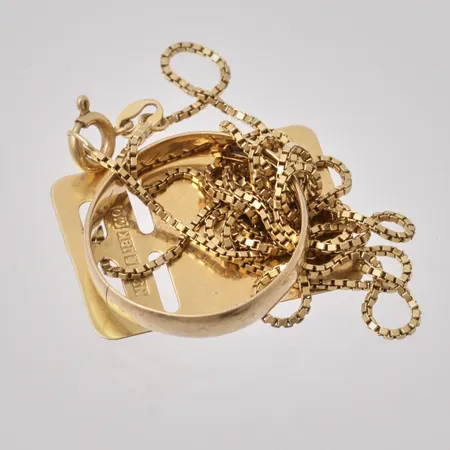 Diverse defekt guld, 18K, vikt 8,73g.