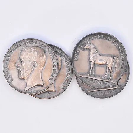 4 medaljer/mynt, Gustaf V, Götes och Vendes Konung, Ø43 mm, 1933-1953, silver 830/1000. Vikt: 151,7 g
