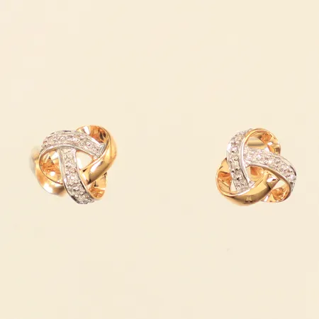 Ett par örhängen, diamanter 8xca0,005ct, bredd 7,8mm, GHA, 18K  Vikt: 1,6 g