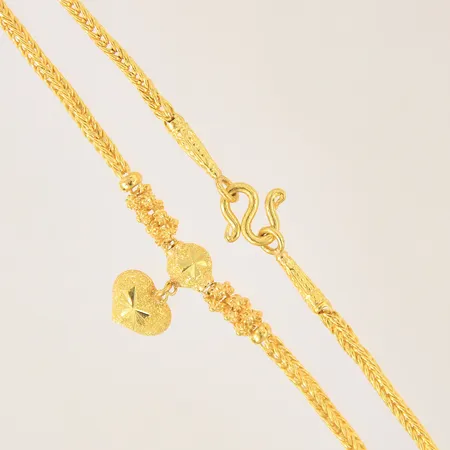 Collier Rävsvans med integrerade berlocker, längd 41cm, bredd 2,5-18mm, etui, bucklig, Thaiguld, 1 Baht, 23K  Vikt: 15,2 g