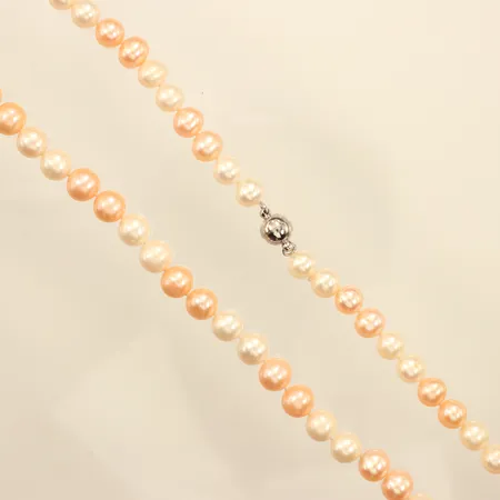 Pärlcollier, odlade sötvattenspärlor, Ø8-8,5mm, längd 45cm, magnetlås i metall