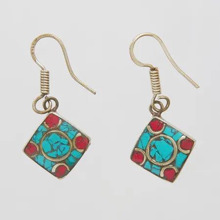 Örhängen med stenintarsia, längd: ca.43mm, bredd: 18,5mm,  Vikt: 13,1 g