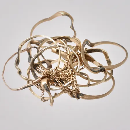 Diverse defekt guld, 14K, vikt 17,78g.