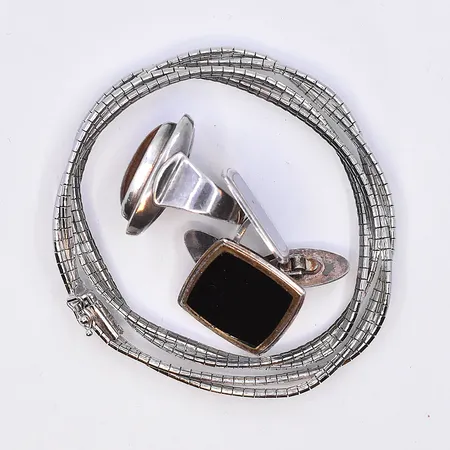 Diverse silver, 830/1000. Vikt: 37,5 g