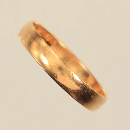 Ring, stl 18½, bredd 3,5mm, gravyr, 18K Vikt: 2,1 g