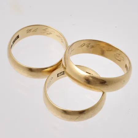 Diverse defekt guld, 18K, vikt 15,81g.