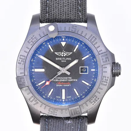Herrur Breitling Avenger Blackbird, automat, datum, Ø48 mm, serie nr 6116722, modell nr V1731010, svart textilband, inköpt november 2018, etui, kartong och cert medföljer, fungerar vid testtillfället.