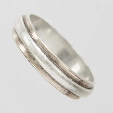 Ring, 20¾, bredd: 5,5mm, svenska stämplar, silver, 830/1000 Vikt: 4,1 g