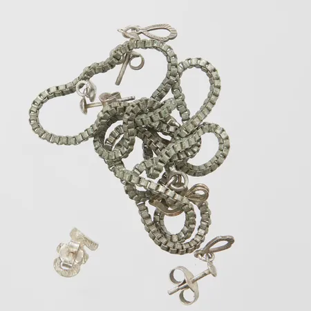 Diverse silver, defekt, udda, 830-925/1000 Vikt: 7,8 g