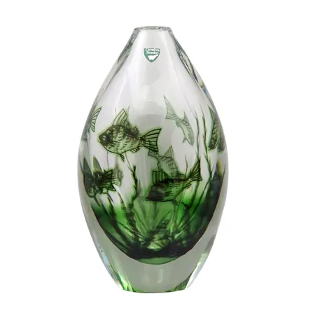VAS - EDWARD HALD (1883-1980), "Fiskgraal", glas, Orrefors, höjd 22 cm, 2:a sortering, fint skick utan anmärkning, vikt 3940 gram Skickas med postpaket.