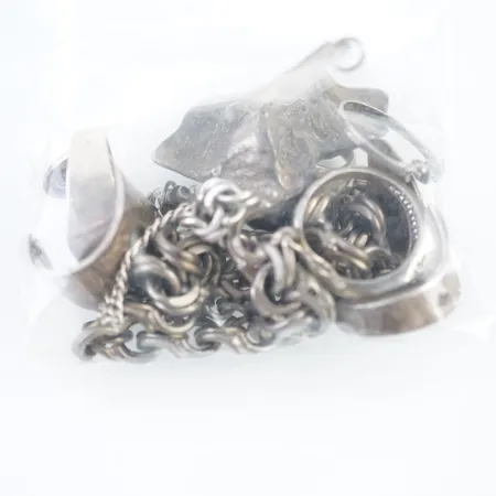 Diverse silversmycken Vikt: 85 g