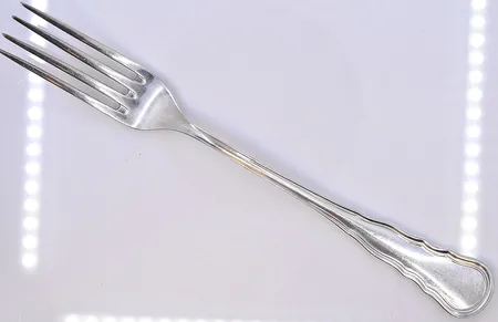 3 gafflar, modell Hallbergs Chippendale, längd 22 cm, silver 830/1000. Vikt: 217,5 g