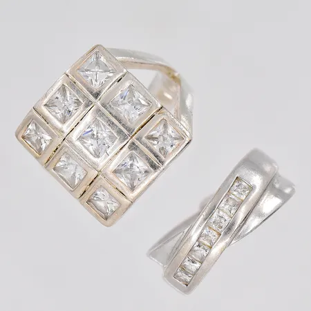 2 Ringar med vita stenar, stl 17¾, silver 925/1000 Vikt: 17,9 g