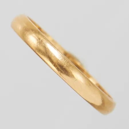 Ring, Ø17¾, bredd:2mm, personlig gravyr, repig, 18K Vikt: 2,3 g