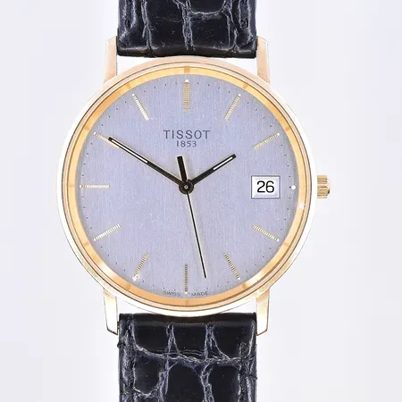 Herrur Tissot, quartz, datum, Ø33 mm, garverad boett, fungerar ej vid testtillfället, svart läderband, etui medföljer, 14K. Bruttovikt 28,6g.