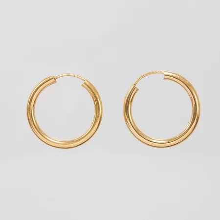 Ett par örhängen creoler, Ø 14,5mm, bredd 2mm, 18K Vikt: 1,1 g