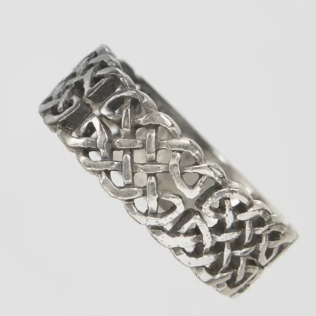 Silverring, genombruten dekor, Ø21½, bredd: 7,5-8,5mm, 925/1000 Vikt: 4,7 g