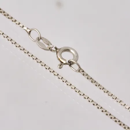 Kedja i silver, 39,5cm, Venezia, bredd 1mm, 925/1000, tillverkad av Guld Carlsén, vikt 2,53g.