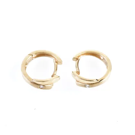 Örhängen m vita stenar, Ø14mm, bredd 3mm, 18k, mkt fint skick Vikt: 3,3 g