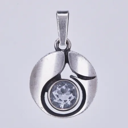 Hänge med bergkristall, Finn feelings, Karl Laine för Sten & Laine, Finland, längd: ca 2,3cm, bredd: ca 16mm, 925/1000 silver Vikt: 2,6 g