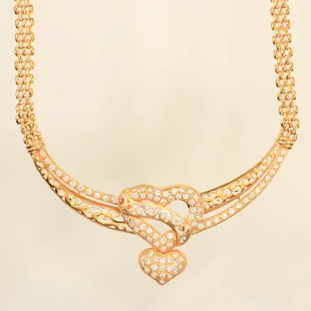 Collier, vita stenar, längd ca 45cm, bredd 7,9-40mm, 21K Vikt: 39 g