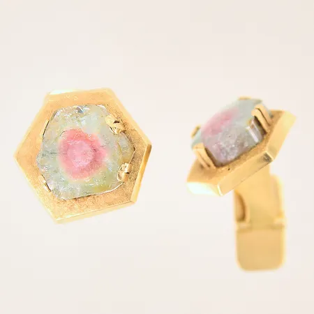 Ett par manschettknappar med troligen vattenmelons turmaliner,  Ø19,2mm, 18K, bruttovikt: 20,9g.