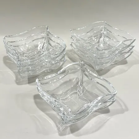 8 Serveringsskålar/glass-skålar, Villeroy & Boch, höjd 6cm, Ø13-19cm, klarglas, inga anmärkningar Skickas med postpaket.
