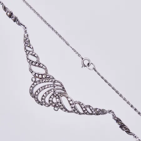 Collier med markasiter, längd: ca 43cm, bredd: ca 1,5-20m, 830/1000 silver Vikt: 11,2 g